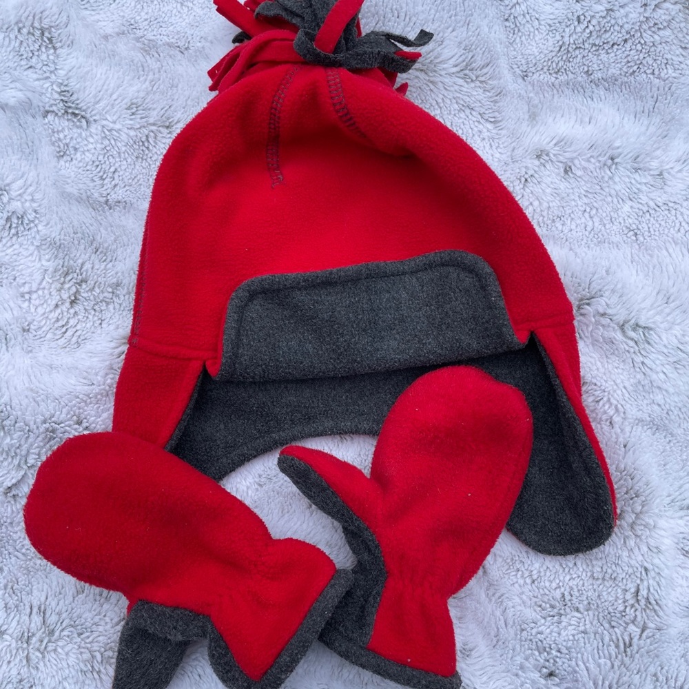 Child’s sized fleece hat and mittens